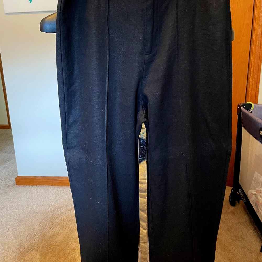 Ladies Cropped Wide Legged Pants, New Without Tags